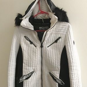 MICHAEL KORS BLACK AND WHITE WINTER JACKET WITH HO